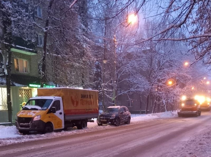 Около 110 единиц спецтехники устраняли последствия снегопада в Люберцах