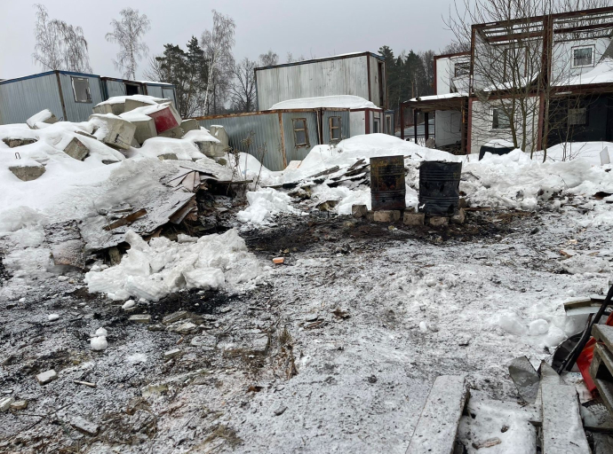 Выявили и остановили сжигание бытовых отходов рядом с промзоной в Люберцах