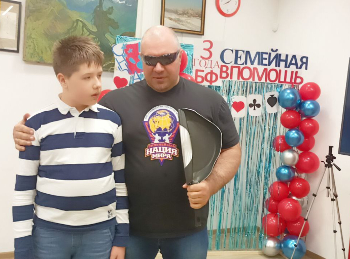 "Русский Халк" Сергей Агаджанян провел мастер-класс для детей с ОВЗ