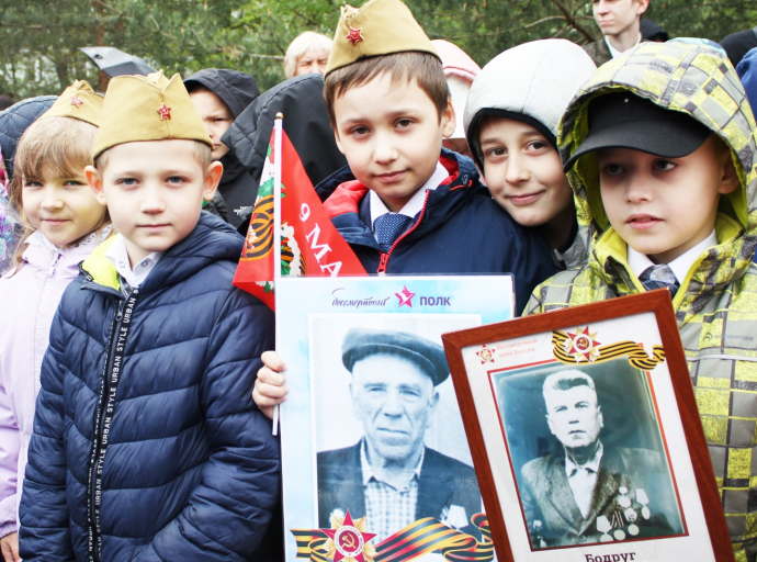 Торжественную линейку в честь Дня Победы провели в люберецкой гимназии №20