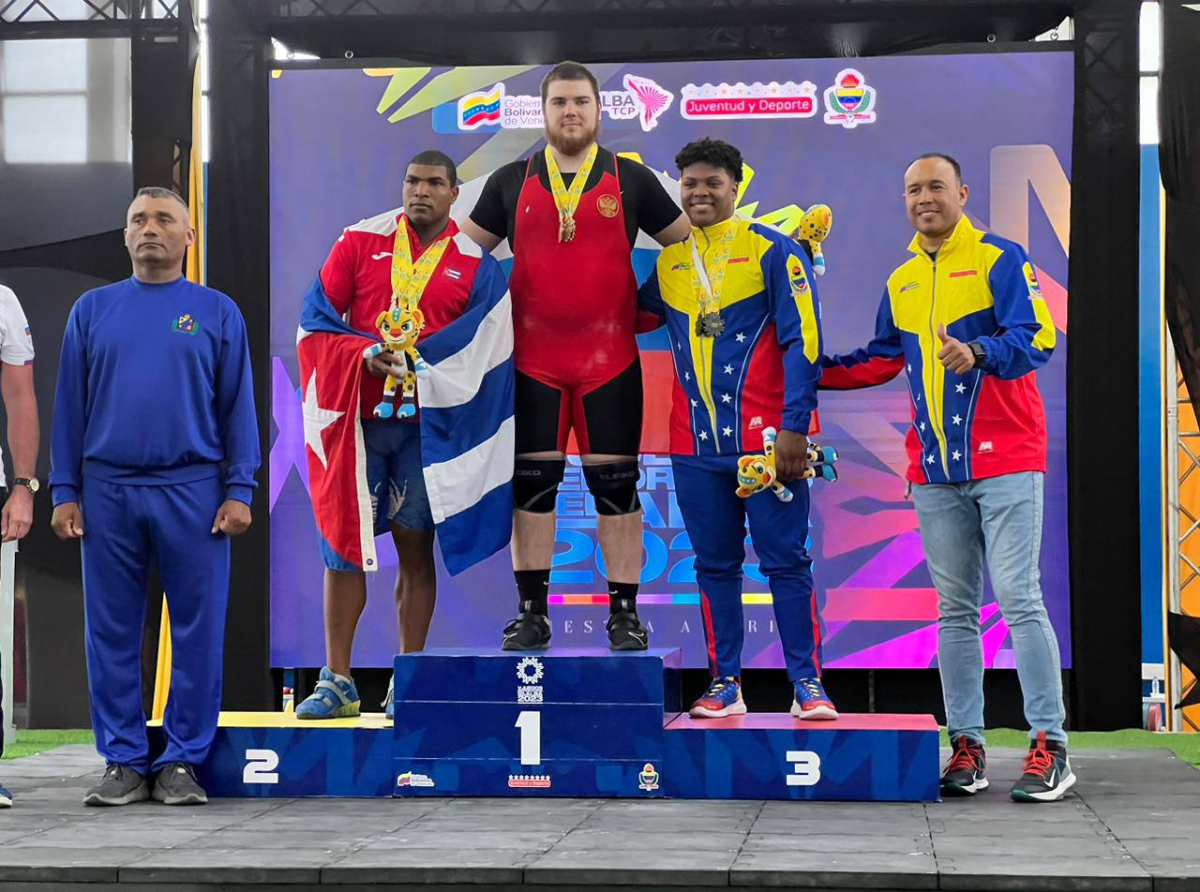 Даниил Вагайцев из Люберец выиграл соревнования по тяжелой атлетике в Венесуэле