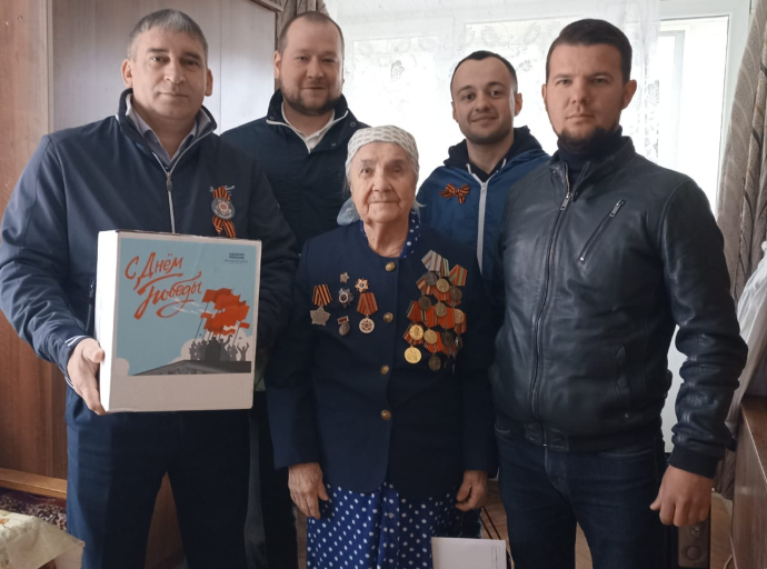 Депутаты организовали праздничный концерт для ветерана Великой Отечественной войны в Люберцах