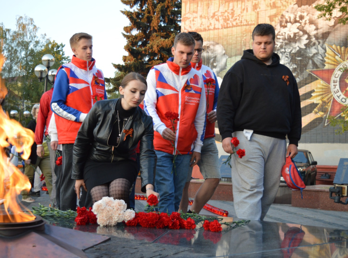 Зажгли 1418 свечей в память о героях Великой Отечественной войны в Люберцах
