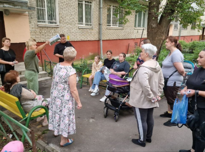 Депутат Дмитрий Крестинин встретился с жителями в Люберцах