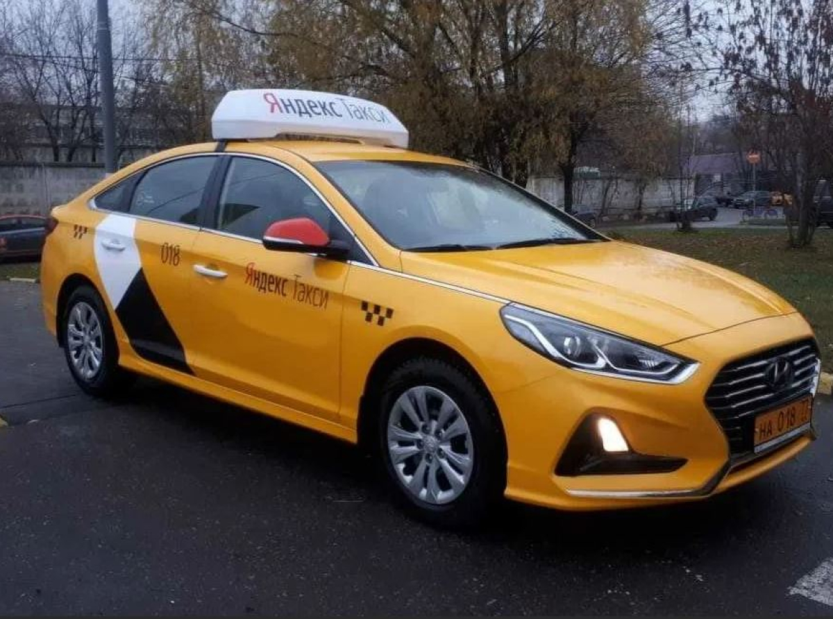 Таксопарки москвы аренда такси. Hyundai Sonata 2021 такси. Hyundai Solaris 2021 такси. Соната 2019 такси. Хендай Элантра 2021 такси.