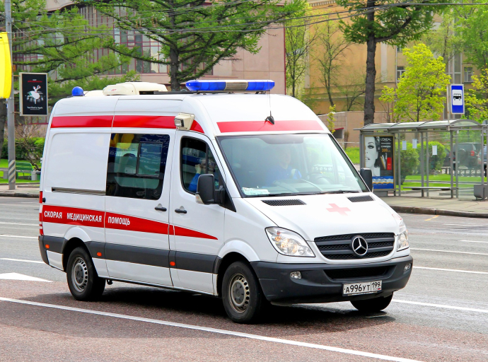 Мужчина угрожал убийством медсестре скорой помощи в Дзержинском