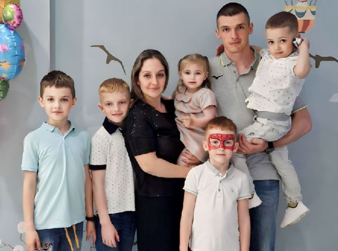 Многодетная семья Негиных из Люберец стала лучшей в России на конкурсе "Семья года"