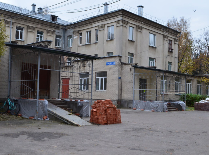 Начался ремонт фасада Ухтомской больницы в Люберцах