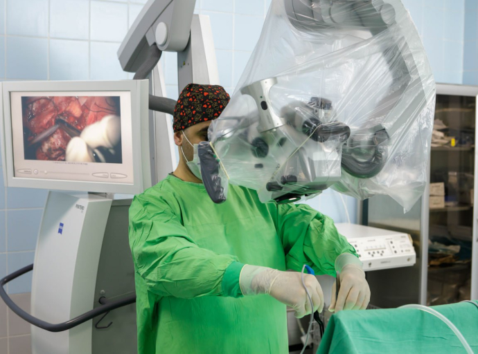 Гигантскую внутримозговую опухоль удалили нейрохирурги 45-летнему мужчине в Люберцах