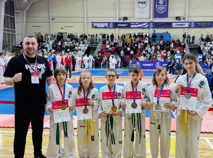 Двенадцать медалей привезли спортсмены Таеквондо-До из Люберец с соревнований в Воронеже