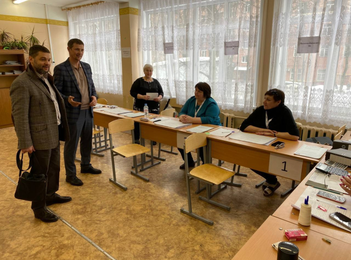 Люберецкие депутаты продолжают знакомиться с работой избирательных комиссий