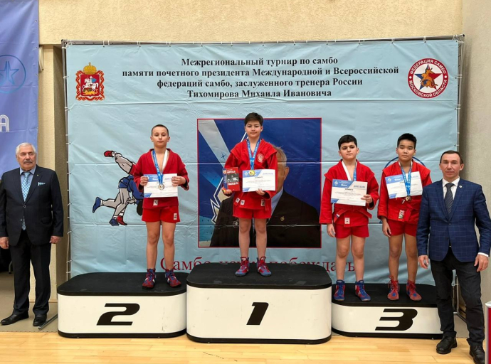 Пять медалей на международном турнире по самбо в Мытищах завоевали борцы из Люберец
