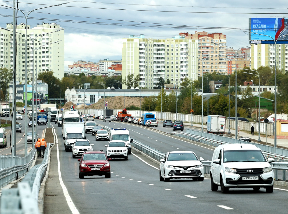 Перекрыто движение в сторону Москвы на эстакаде Октябрьского проспекта в Люберцах