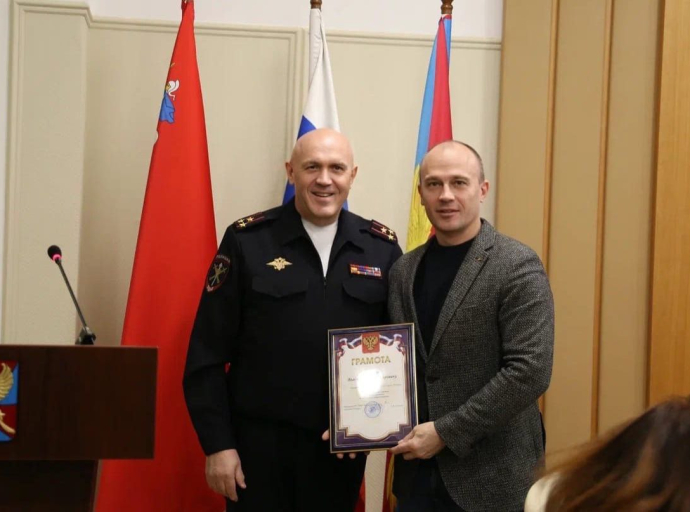 Владимира Суркова наградили грамотой полиции на Совете депутатов г.о. Люберцы
