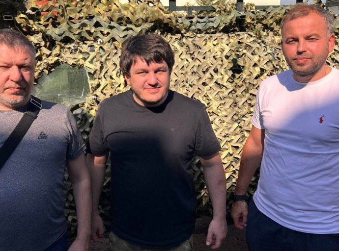 Депутат из Люберец передал командиру «Пятнашки»  автомобиль с бронезащитой