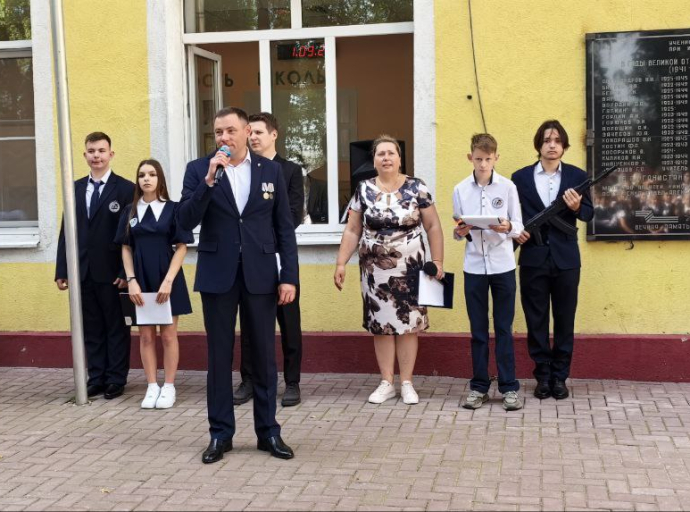 Ветераны СВО поздравили в Люберцах школьников с Днём знаний