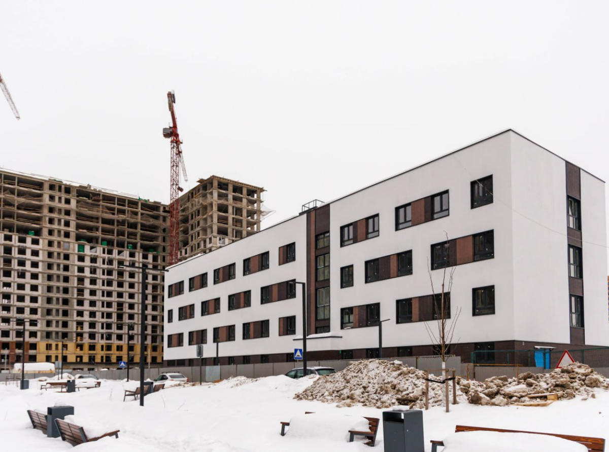 Строительство поликлиники в посёлке Мирный выполнено на 80 %