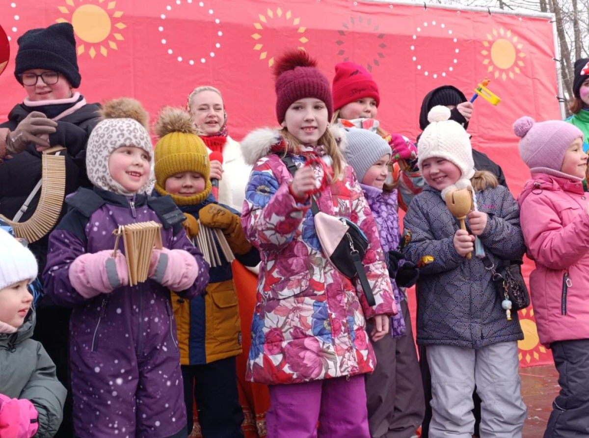 Масленица в Краскове Люберецкого округа: блинов хватило всем!