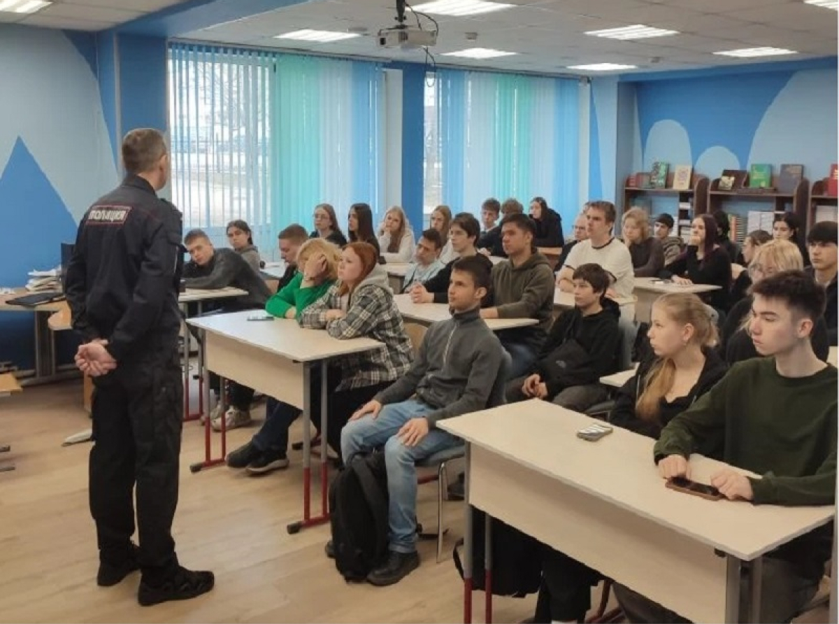 Полицейский в Люберцах провел акцию «Чистое поколение»
