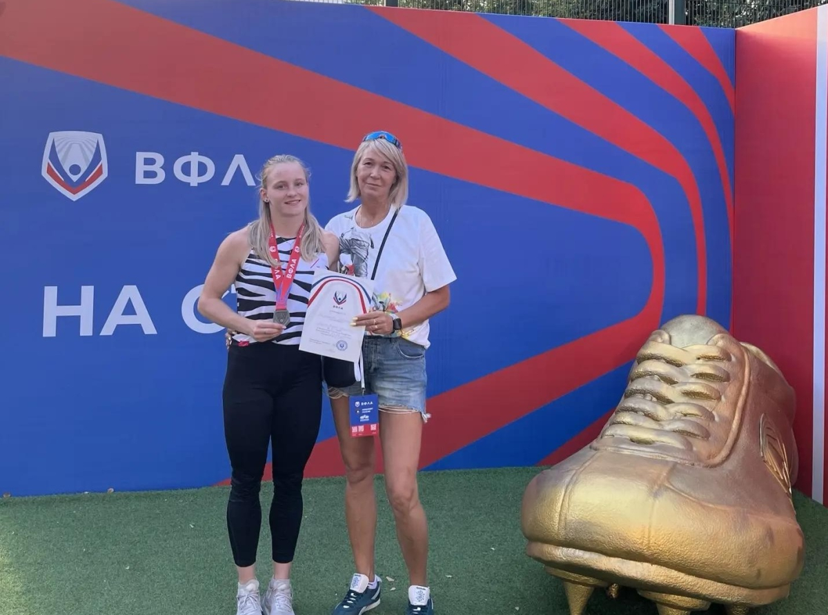Серебряную медаль чемпионата России по легкоатлетическим эстафетам завоевала люберецкая спортсменка