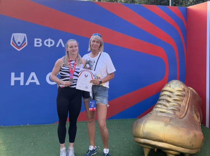 Серебряную медаль чемпионата России по легкоатлетическим эстафетам завоевала люберецкая спортсменка